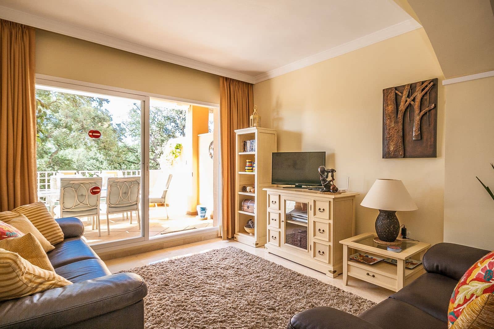 2 soveværelse Lejlighed til salg i Elviria med swimmingpool garage - € 400.000 (Ref: 8548377)