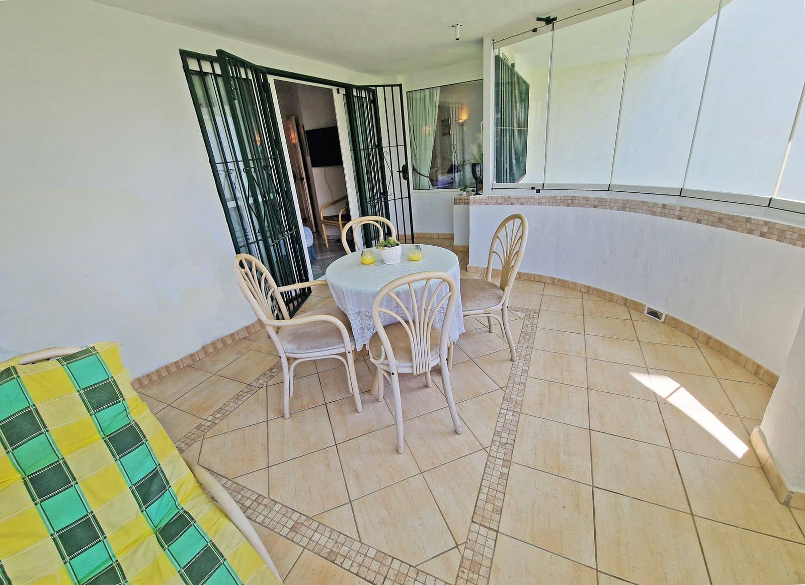 3 soverom Strandleiligheter til salgs i Calahonda med svømmebasseng garasje - € 475 000 (Ref: 8548407)