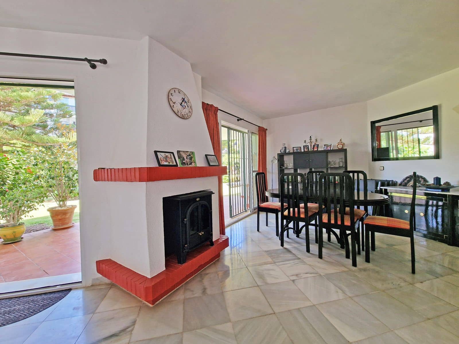 3 soverom Strandleiligheter til salgs i Calahonda med svømmebasseng garasje - € 475 000 (Ref: 8548407)