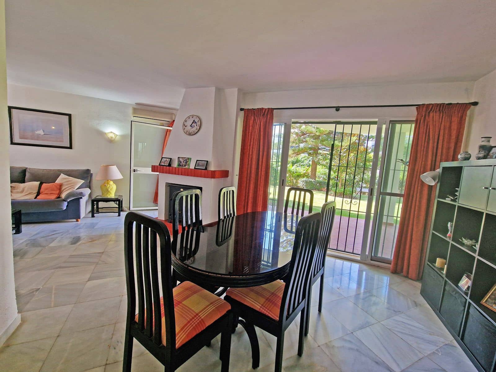 3 soverom Strandleiligheter til salgs i Calahonda med svømmebasseng garasje - € 475 000 (Ref: 8548407)