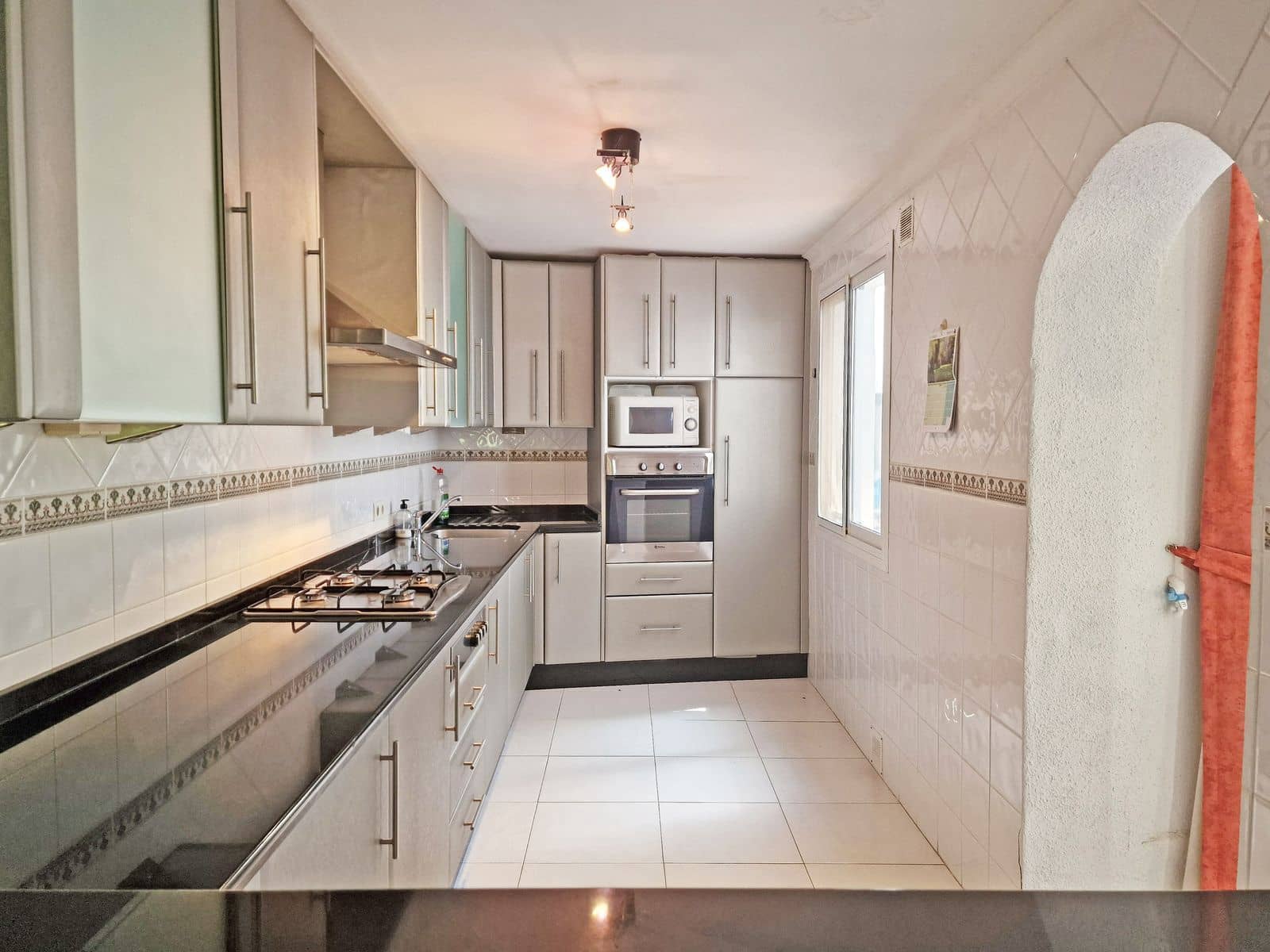 3 soverom Strandleiligheter til salgs i Calahonda med svømmebasseng garasje - € 475 000 (Ref: 8548407)