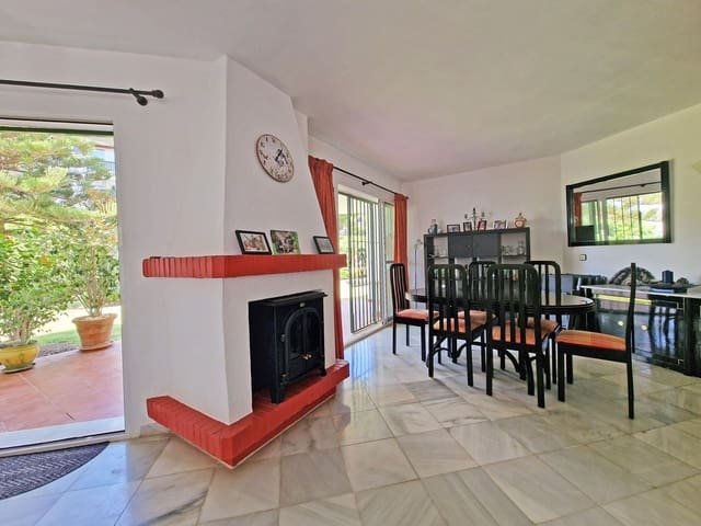 3 soverom Strandleiligheter til salgs i Calahonda, Mijas med svømmebasseng garasje - € 475 000 (Ref: 8548407)