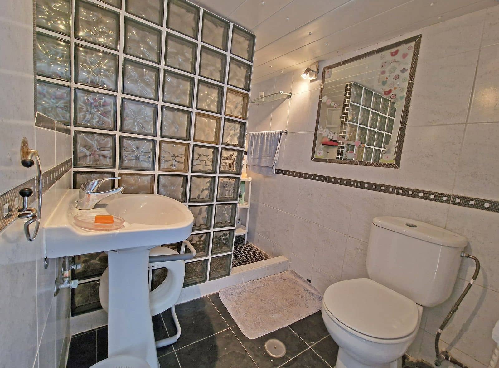 3 soverom Strandleiligheter til salgs i Calahonda med svømmebasseng garasje - € 475 000 (Ref: 8548407)