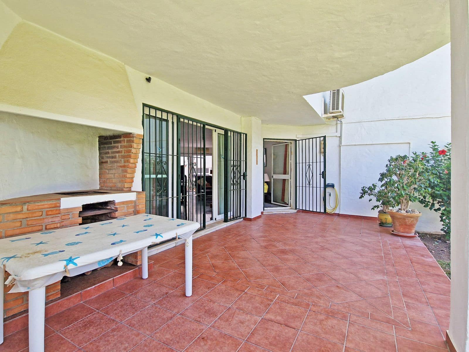 3 soverom Strandleiligheter til salgs i Calahonda med svømmebasseng garasje - € 475 000 (Ref: 8548407)