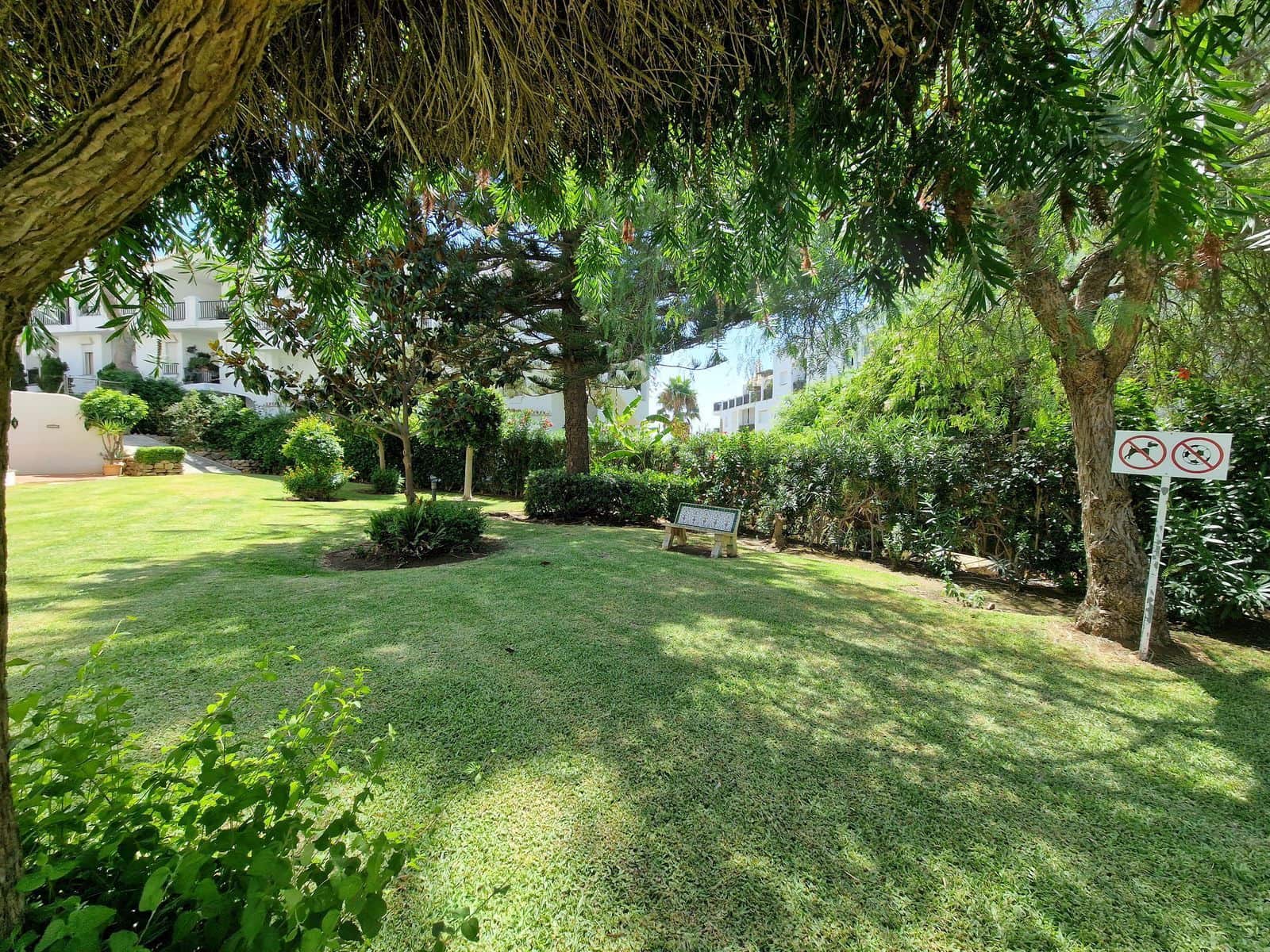 3 soverom Strandleiligheter til salgs i Calahonda med svømmebasseng garasje - € 475 000 (Ref: 8548407)