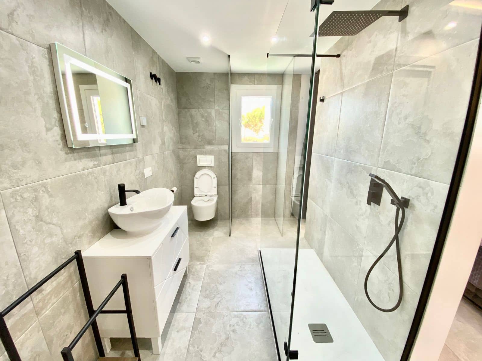 3 soverom Strandleiligheter til salgs i Calahonda med svømmebasseng garasje - € 500 000 (Ref: 8550157)