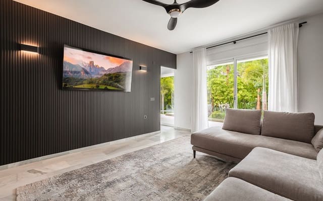 4 chambre Villa/Maison à vendre à Carib Playa, Marbella avec piscine garage - 1 995 000 € (Ref: 8550183)