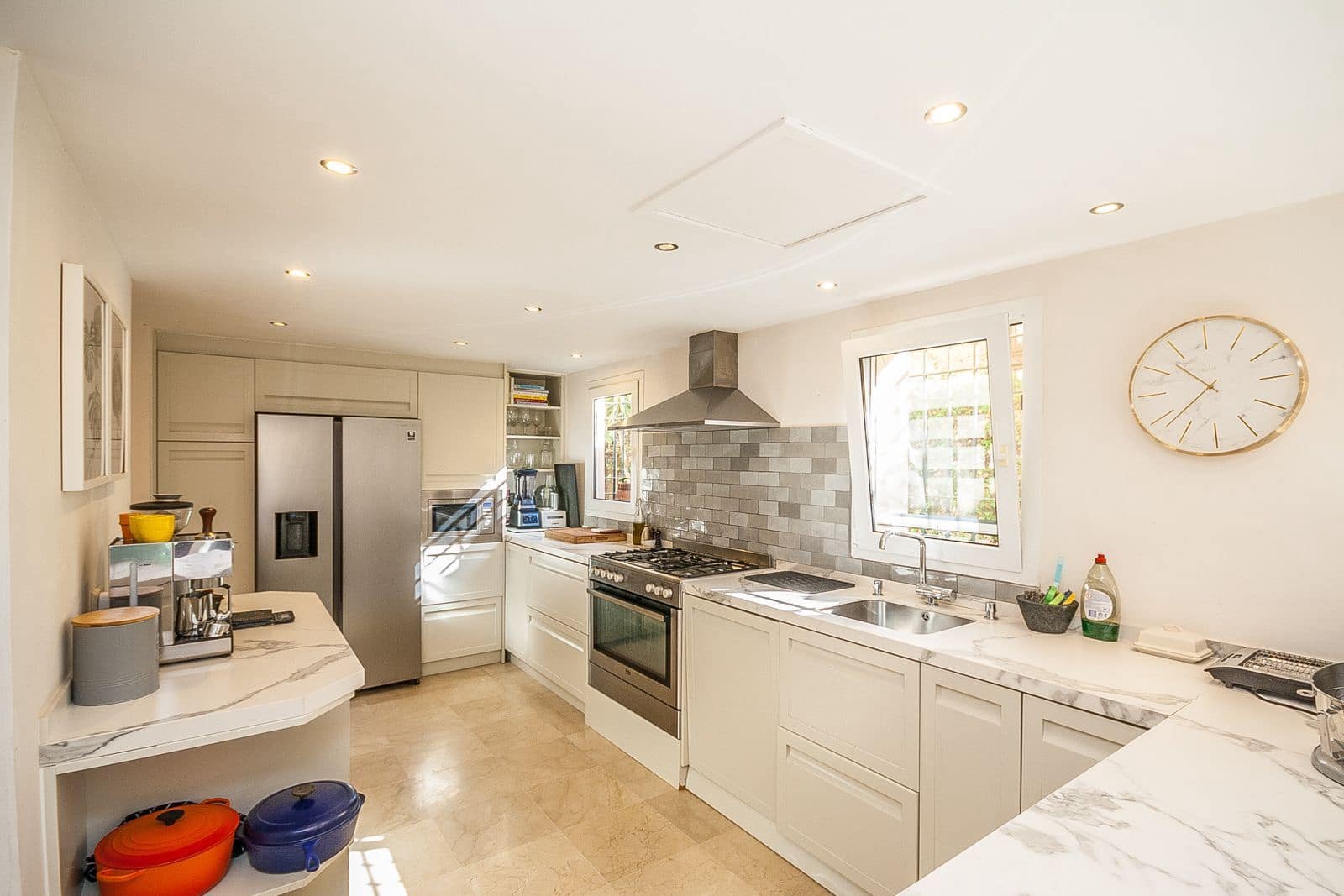 4 soveværelse Byhus til salg i Riviera del Sol med swimmingpool garage - € 549.000 (Ref: 8555642)