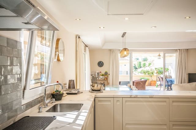 4 slaapkamer Huis te koop in Riviera del Sol, Mijas met zwembad garage - € 549.000 (Ref: 8555642)