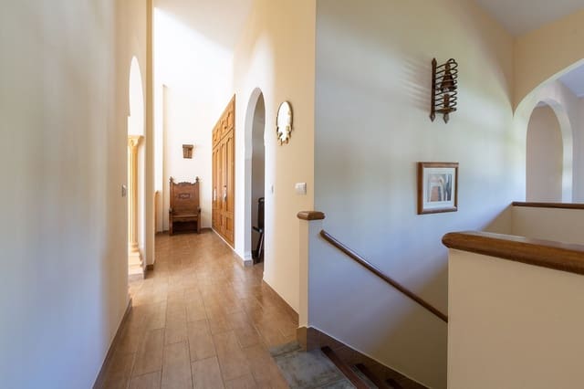 3 soveværelse Villa til salg i Elviria, Marbella med garage - € 895.000 (Ref: 8560678)