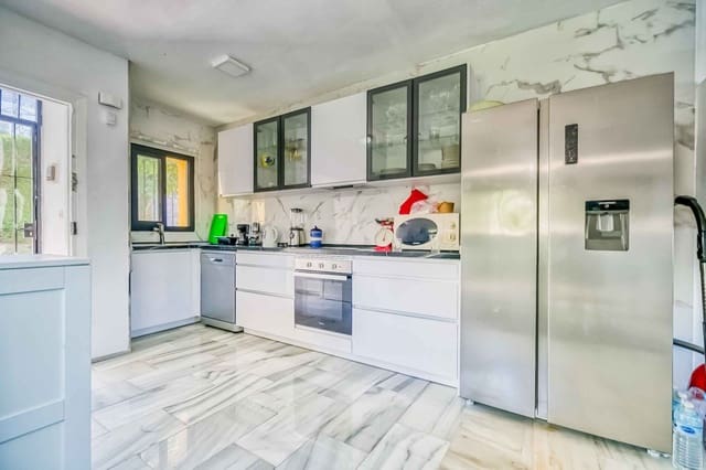 4 Zimmer Haus zu verkaufen in Calahonda, Mijas mit Pool Garage - 627.000 € (Ref: 8560688)