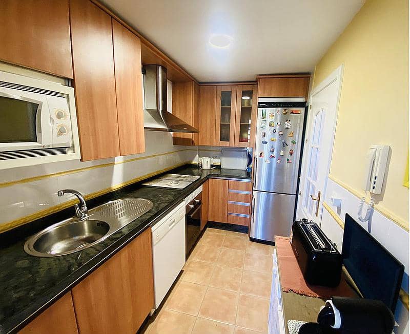 2 soveværelse Penthouse til salg i Elviria med swimmingpool garage - € 649.000 (Ref: 8562946)