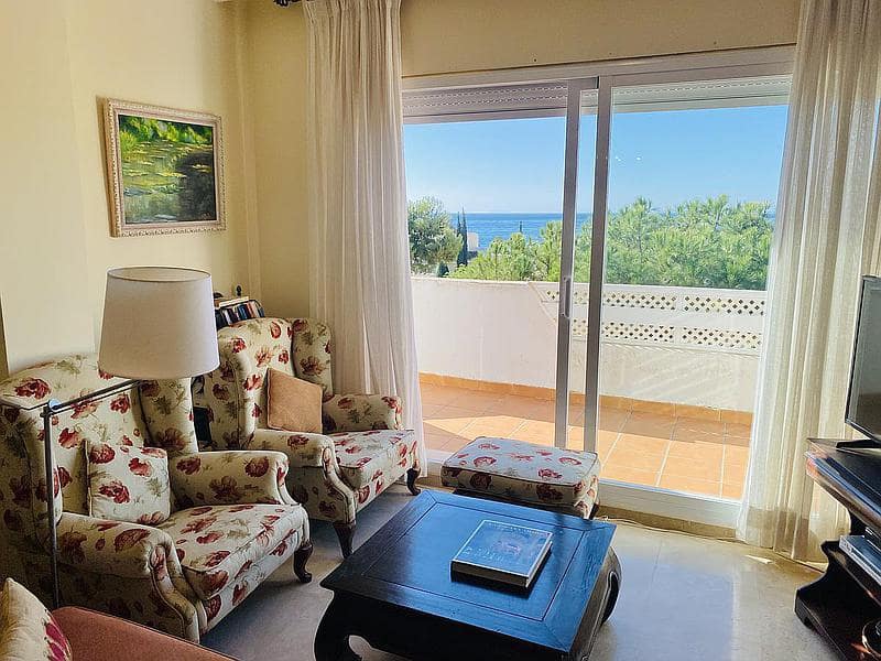 2 soveværelse Penthouse til salg i Elviria med swimmingpool garage - € 649.000 (Ref: 8562946)