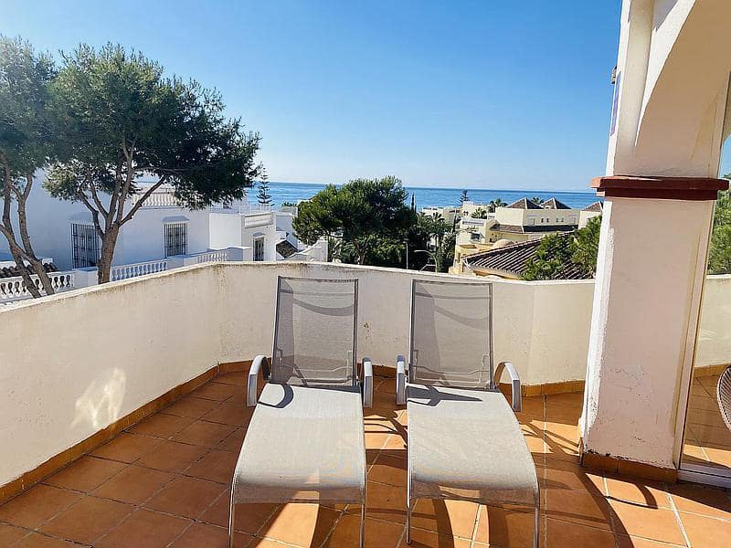 2 soveværelse Penthouse til salg i Elviria med swimmingpool garage - € 649.000 (Ref: 8562946)