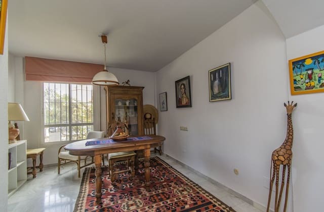 4 soverom Leilighet til salgs i La Reserva, Marbella med svømmebasseng garasje - € 350 000 (Ref: 8562954)