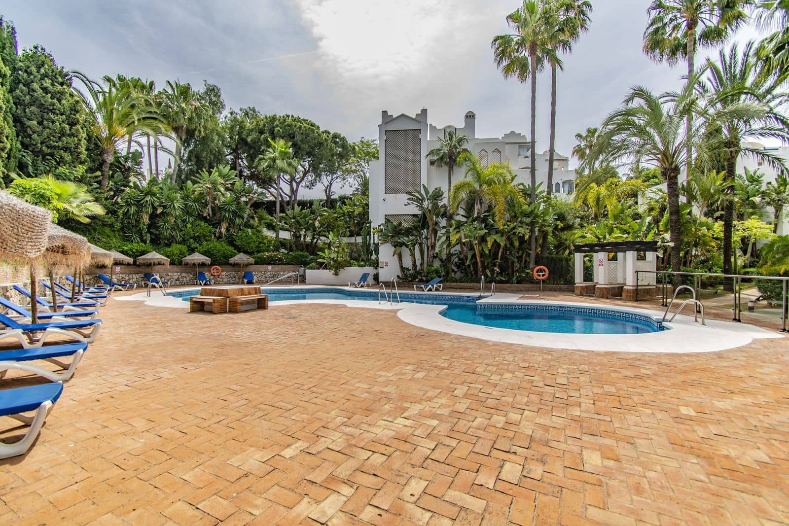 4 soverom Leilighet til salgs i La Reserva med svømmebasseng garasje - € 350 000 (Ref: 8562954)