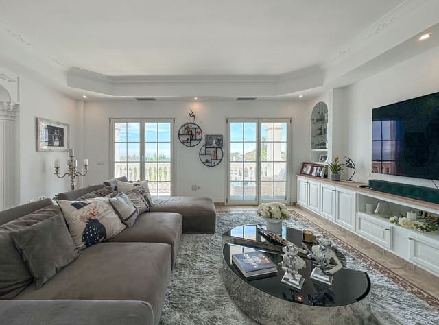 4 soverom Villa til salgs i La Cala de Mijas, Mijas med svømmebasseng garasje - € 1 425 000 (Ref: 8569097)