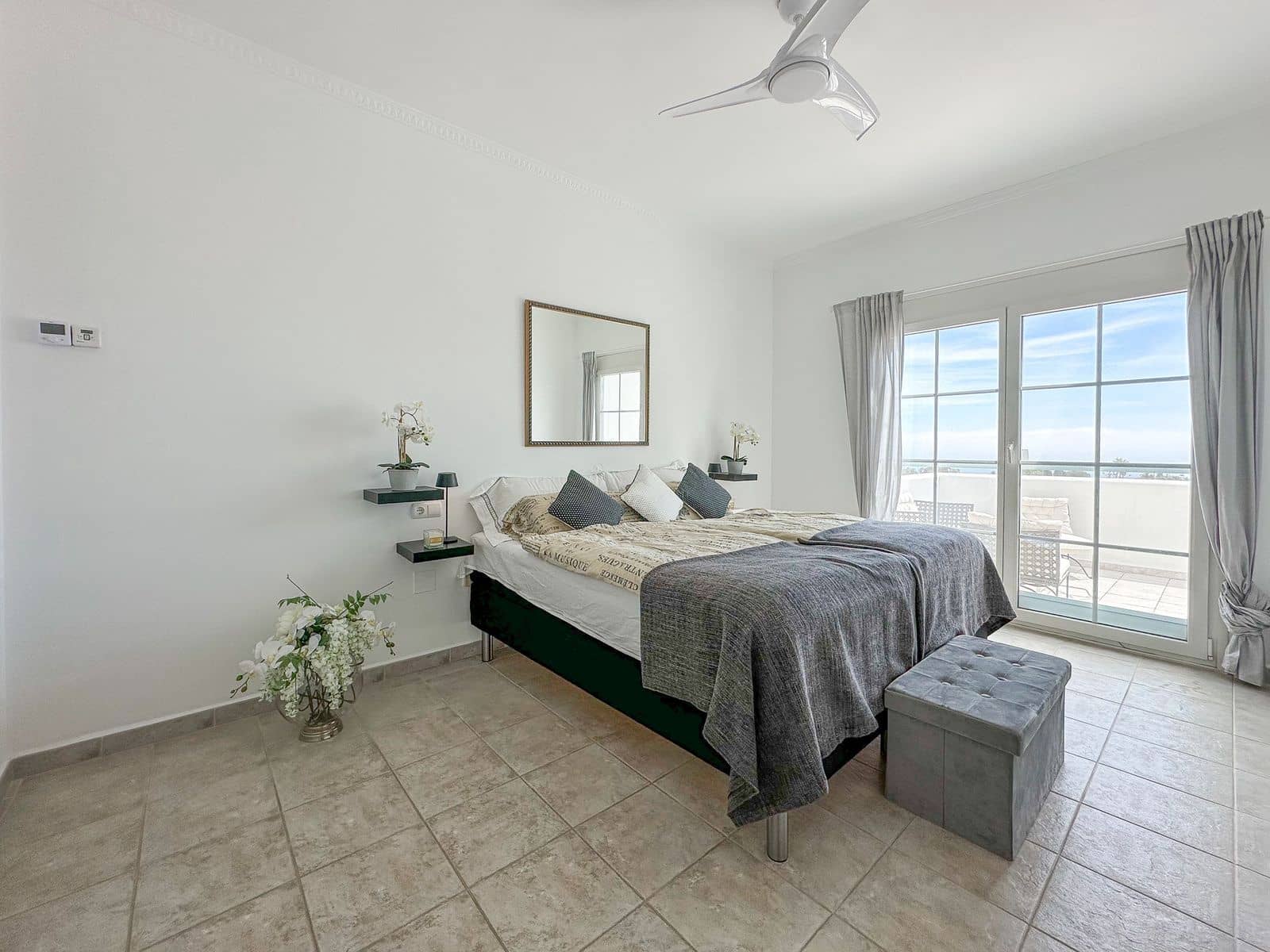 4 soverom Villa til salgs i La Cala de Mijas med svømmebasseng garasje - € 1 425 000 (Ref: 8569097)