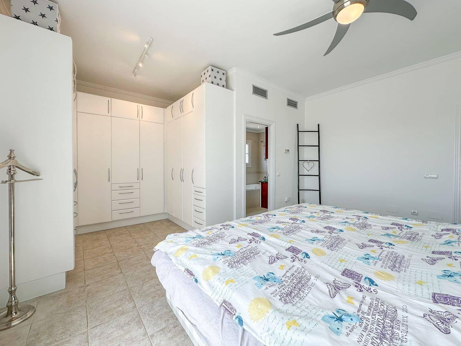 4 soverom Villa til salgs i La Cala de Mijas med svømmebasseng garasje - € 1 425 000 (Ref: 8569097)