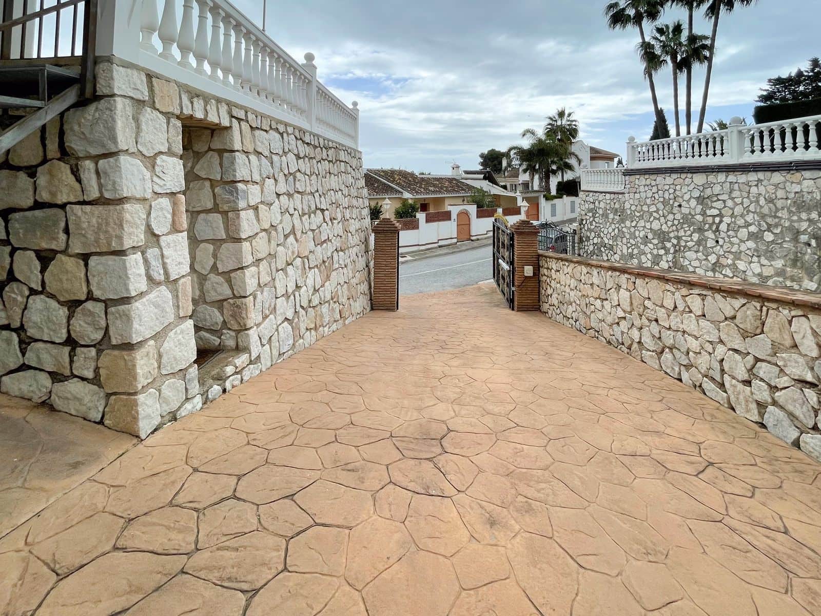 4 soverom Villa til salgs i La Cala de Mijas med svømmebasseng garasje - € 1 425 000 (Ref: 8569097)