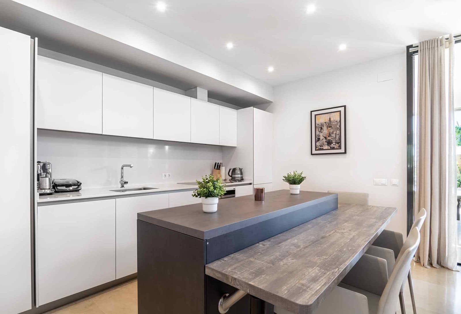 2 soveværelse Lejlighed til salg i Cabopino med swimmingpool garage - € 599.000 (Ref: 8569141)