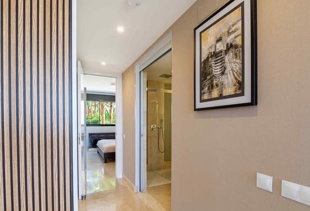 2 soverom Leilighet til salgs i Cabopino, Marbella med svømmebasseng garasje - € 599 000 (Ref: 8569141)