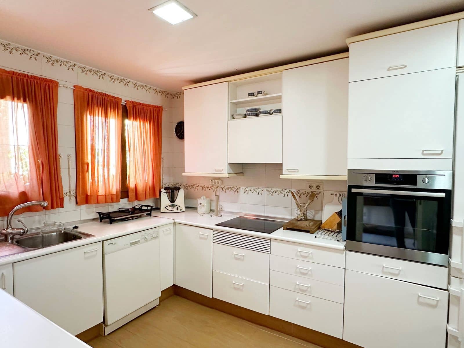 2 soverom Leilighet til salgs i New Golden Mile med svømmebasseng garasje - € 550 000 (Ref: 8573351)