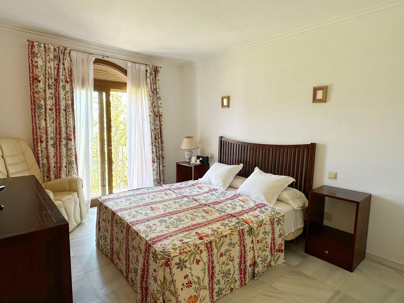 2 soverom Leilighet til salgs i New Golden Mile med svømmebasseng garasje - € 550 000 (Ref: 8573351)