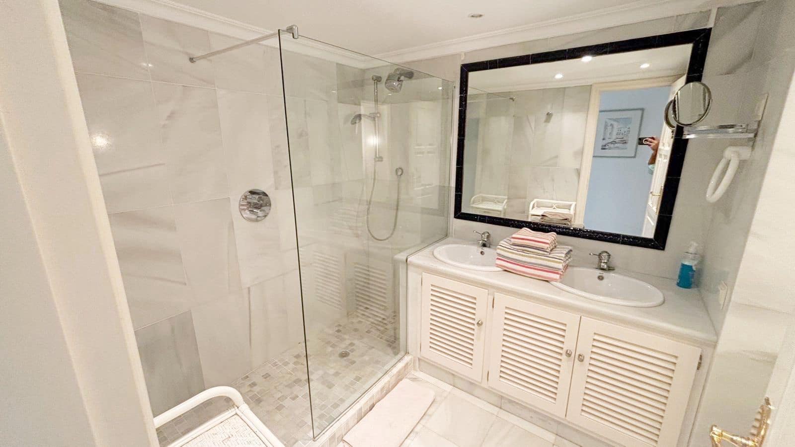 2 soverom Leilighet til salgs i New Golden Mile med svømmebasseng garasje - € 550 000 (Ref: 8573351)