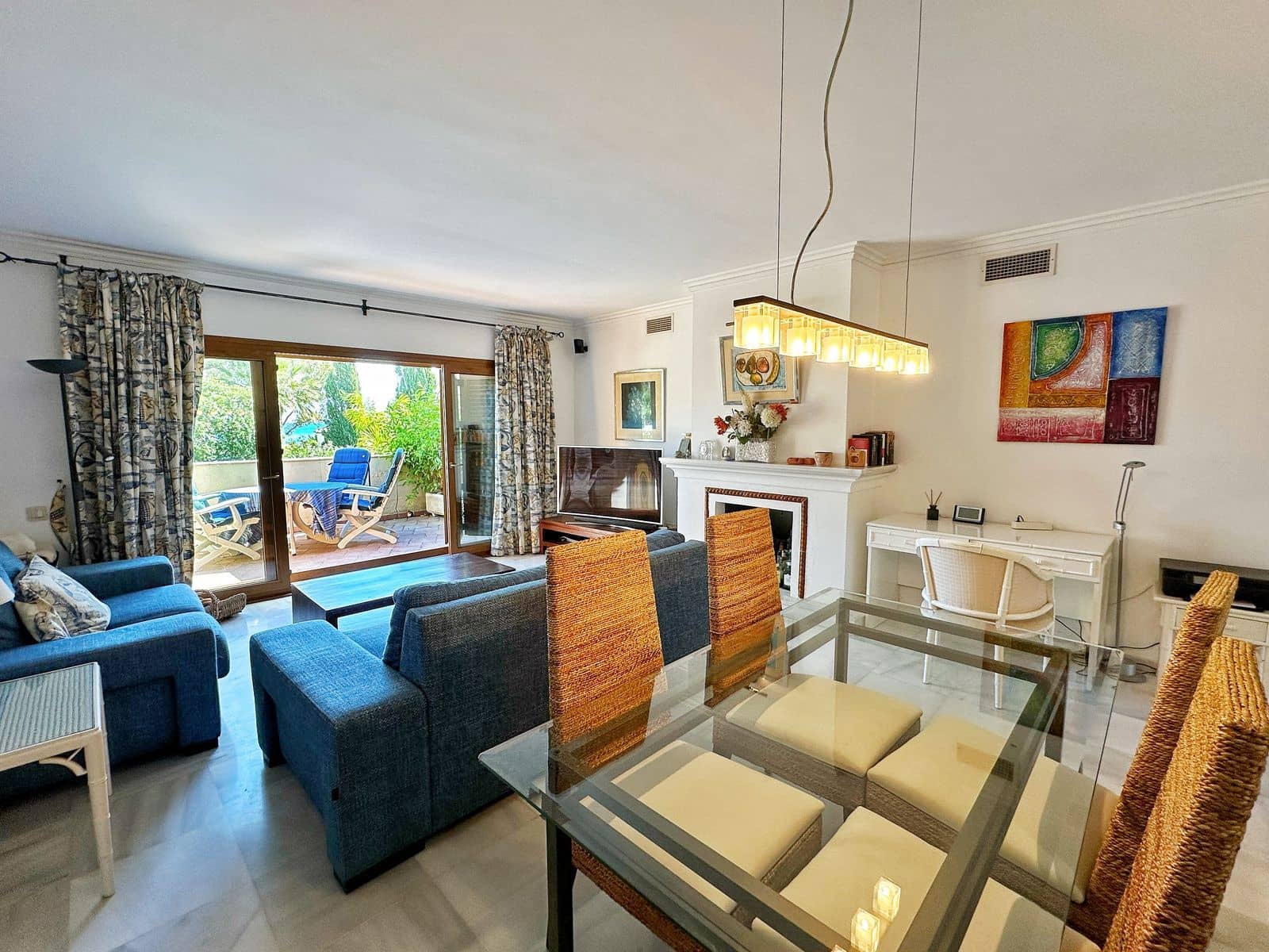 2 soverom Leilighet til salgs i New Golden Mile med svømmebasseng garasje - € 550 000 (Ref: 8573351)