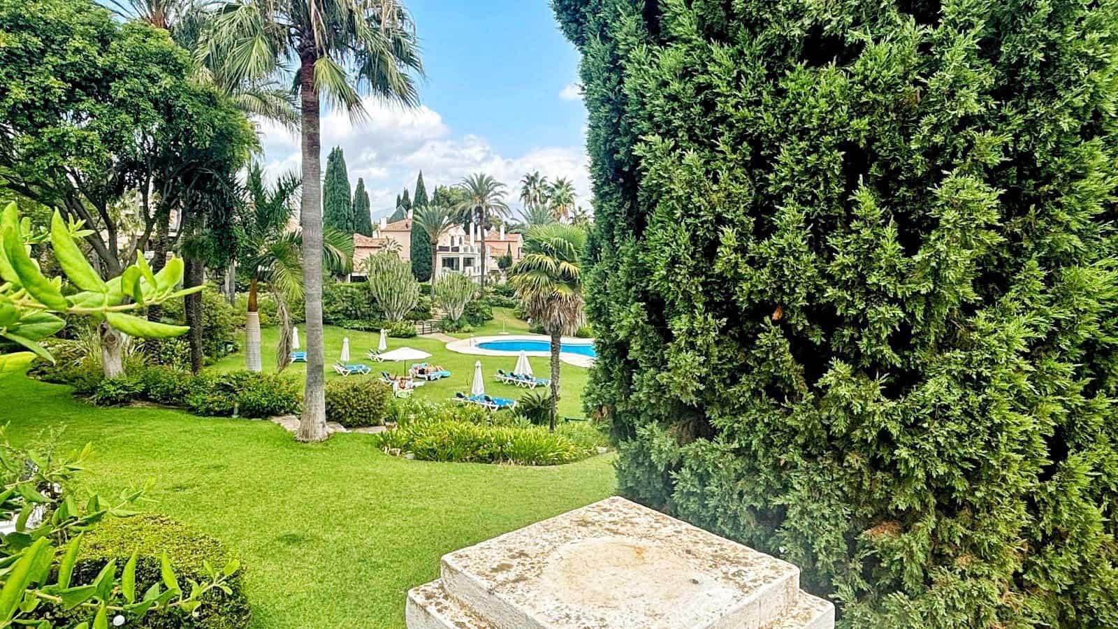 2 soverom Leilighet til salgs i New Golden Mile med svømmebasseng garasje - € 550 000 (Ref: 8573351)