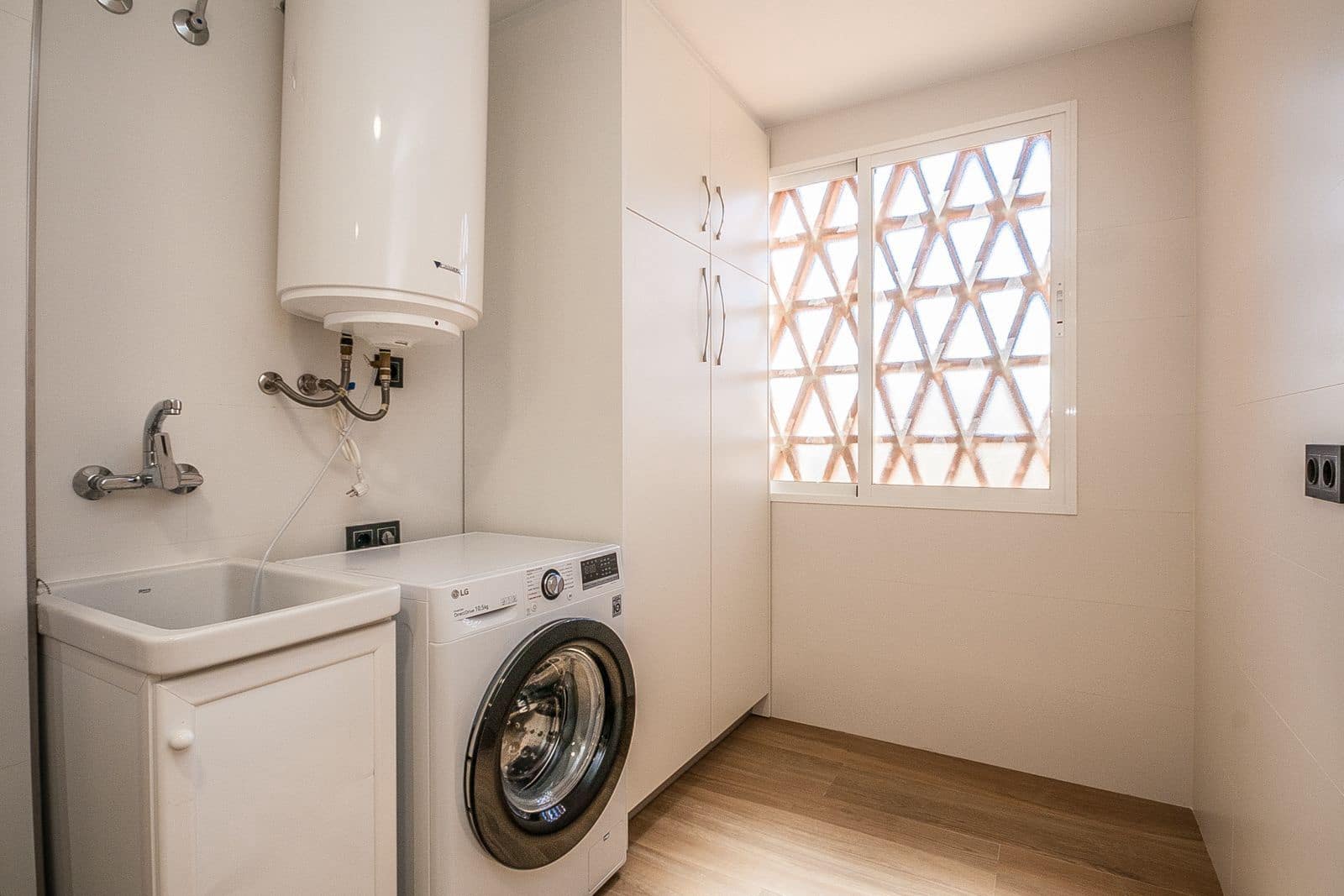 3 soverom Leilighet til salgs i Elviria med svømmebasseng garasje - € 549 000 (Ref: 8585729)