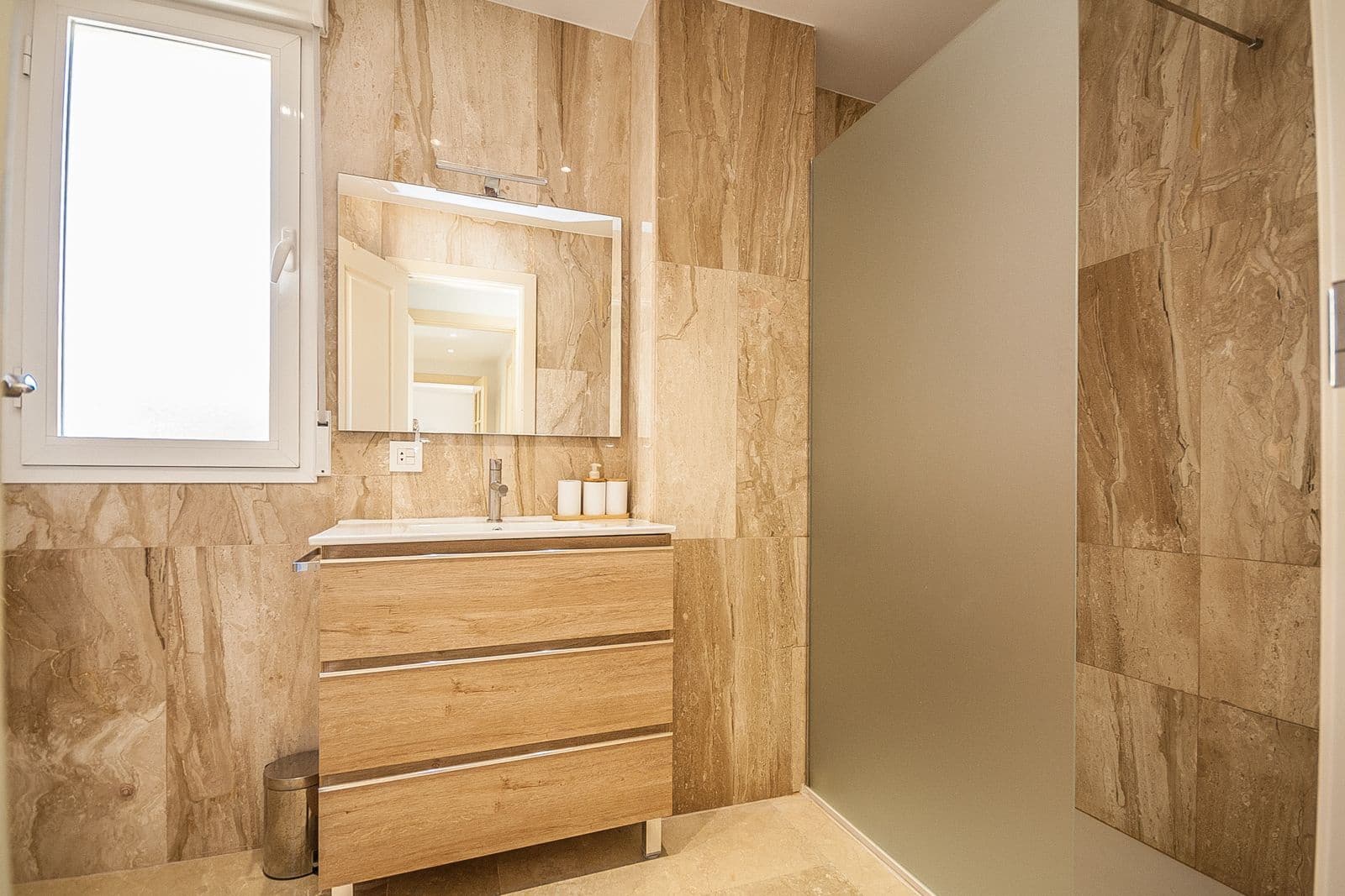 3 soverom Leilighet til salgs i Elviria med svømmebasseng garasje - € 549 000 (Ref: 8585729)