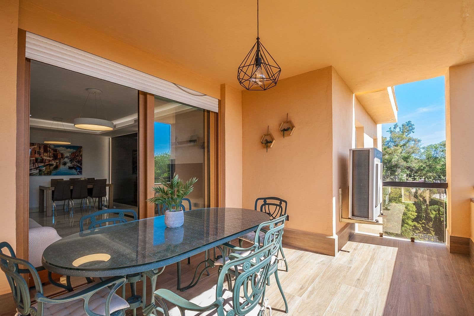 3 soverom Leilighet til salgs i Elviria med svømmebasseng garasje - € 549 000 (Ref: 8585729)