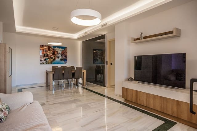 3 sovrum Lägenhet till salu i Elviria, Marbella med pool garage - 549 000 € (Ref: 8585729)