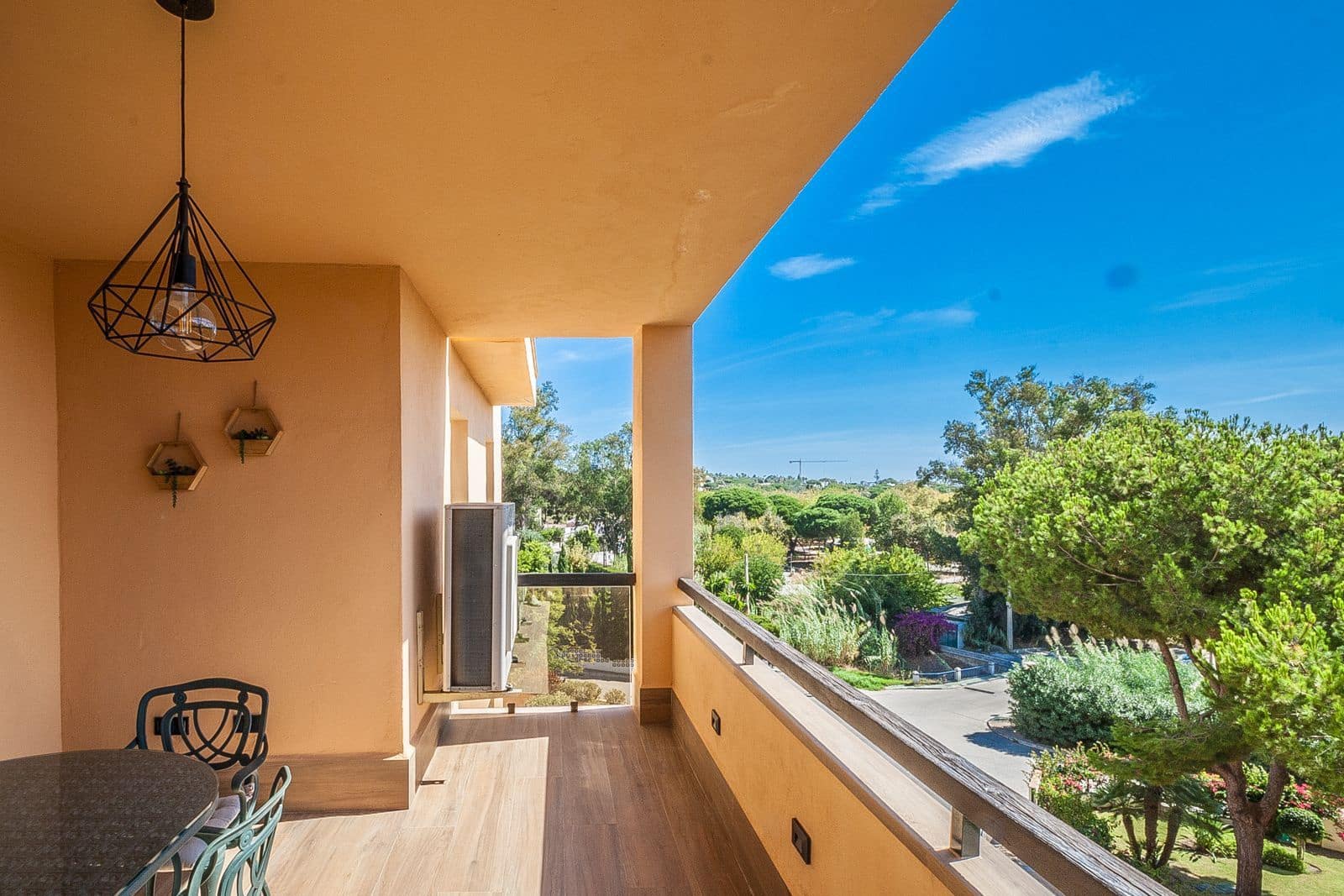 3 soverom Leilighet til salgs i Elviria med svømmebasseng garasje - € 549 000 (Ref: 8585729)