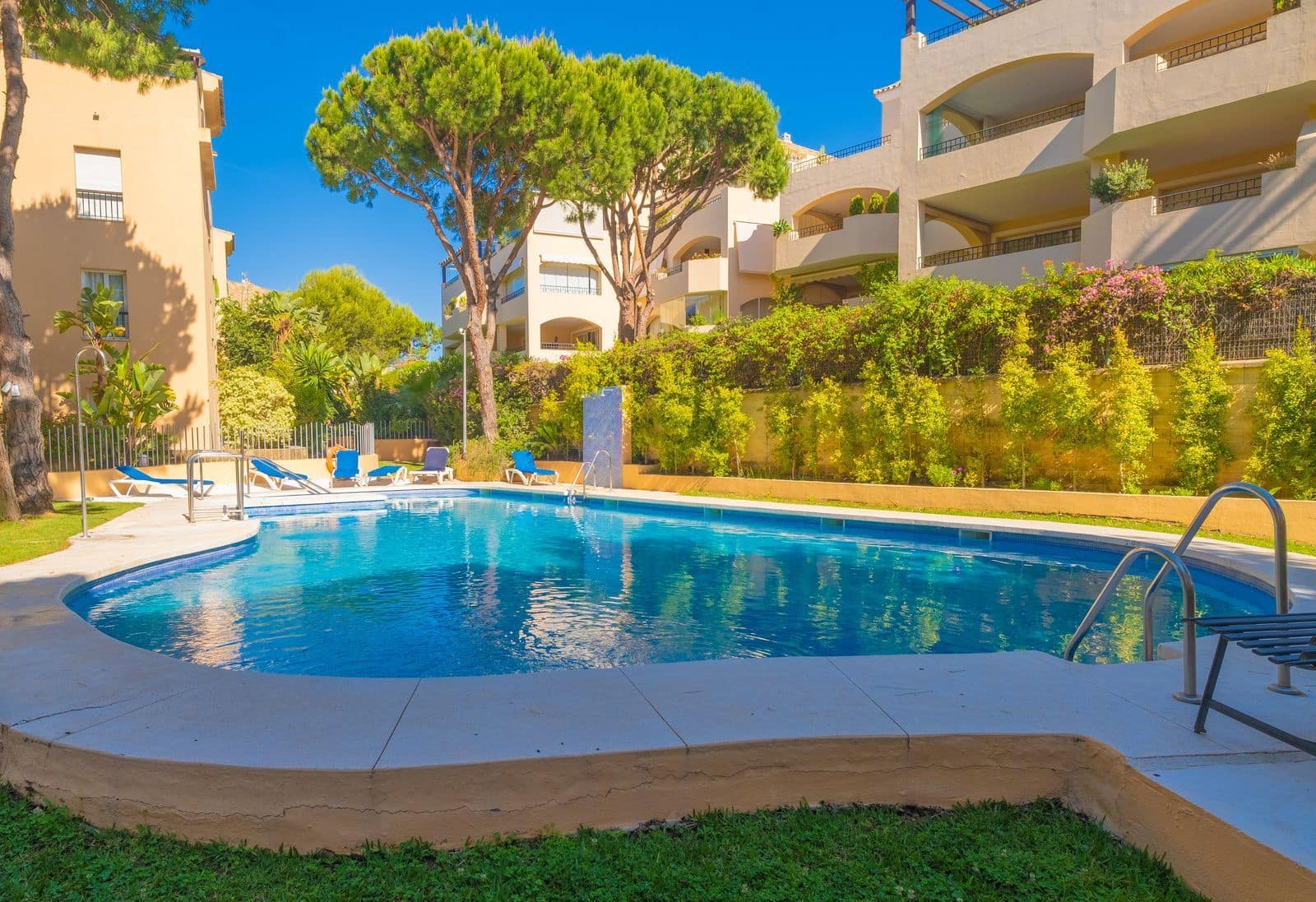 3 sovrum Strandlägenhet till salu i Elviria med pool garage - 575 000 € (Ref: 8585771)