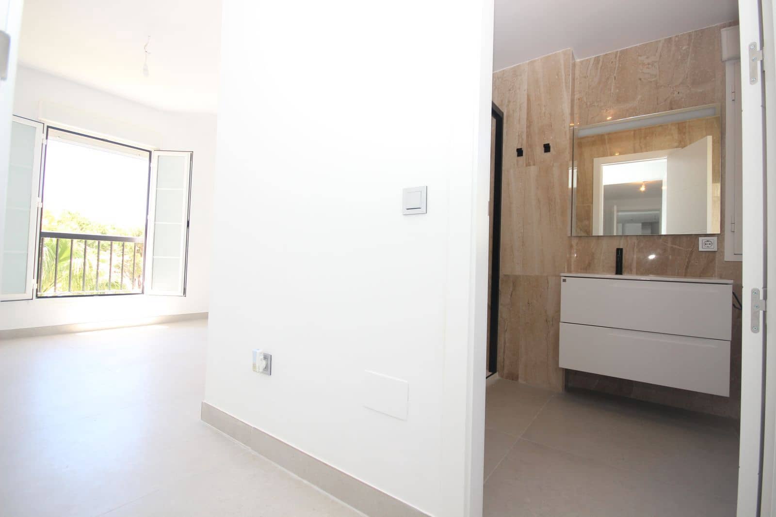 3 sovrum Strandlägenhet till salu i Elviria med pool garage - 575 000 € (Ref: 8585771)