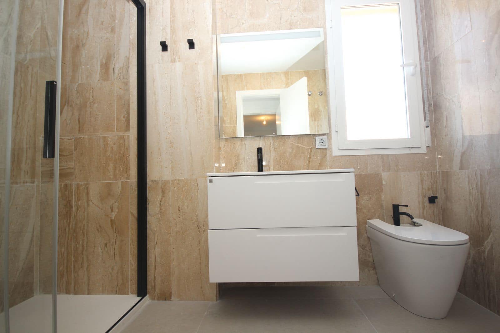 3 sovrum Strandlägenhet till salu i Elviria med pool garage - 575 000 € (Ref: 8585771)