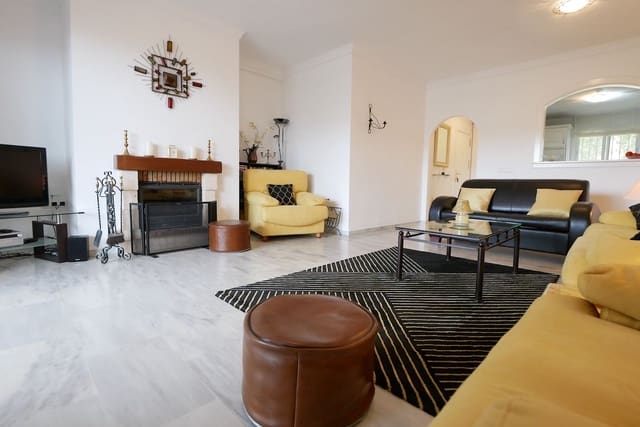 3 bedroom Apartment for sale in Calahonda, Mijas with pool garage - € 355,000 (Ref: 8598050)