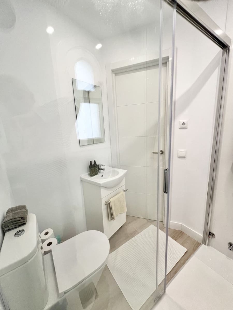 2 soveværelse Lejlighed til salg i Calahonda med swimmingpool garage - € 320.000 (Ref: 8598671)