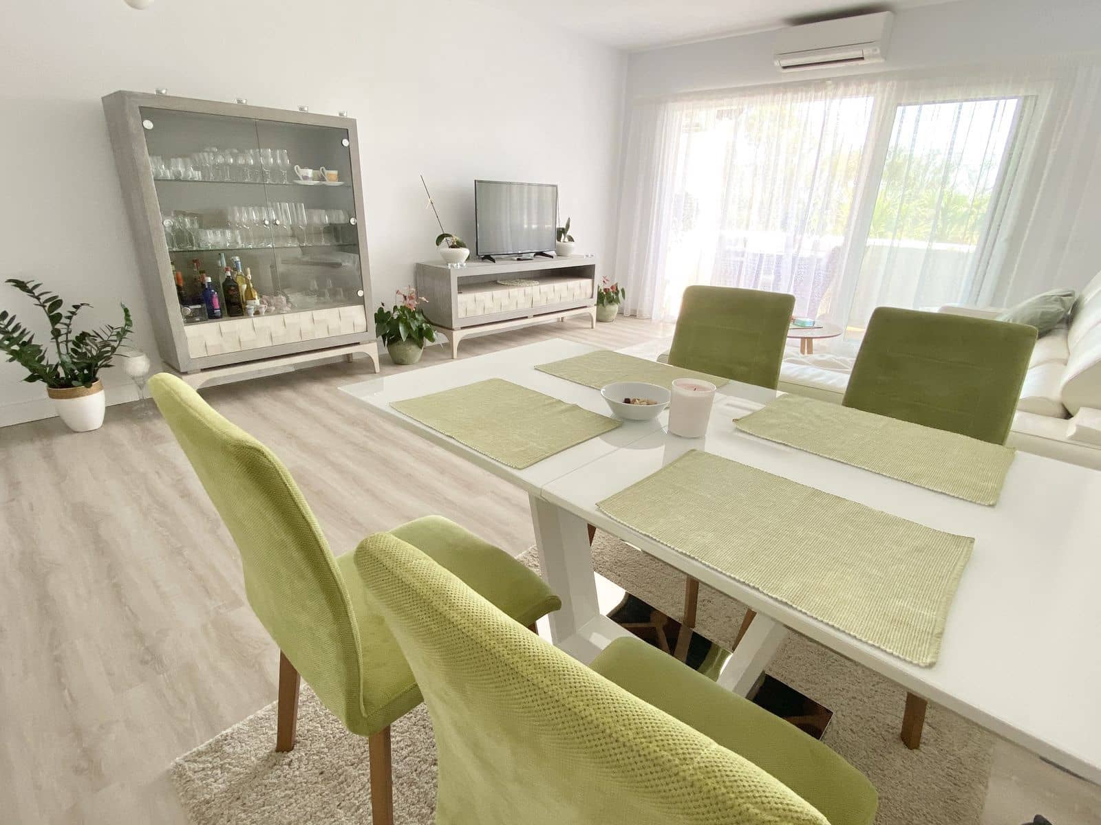 2 soveværelse Lejlighed til salg i Calahonda med swimmingpool garage - € 320.000 (Ref: 8598671)