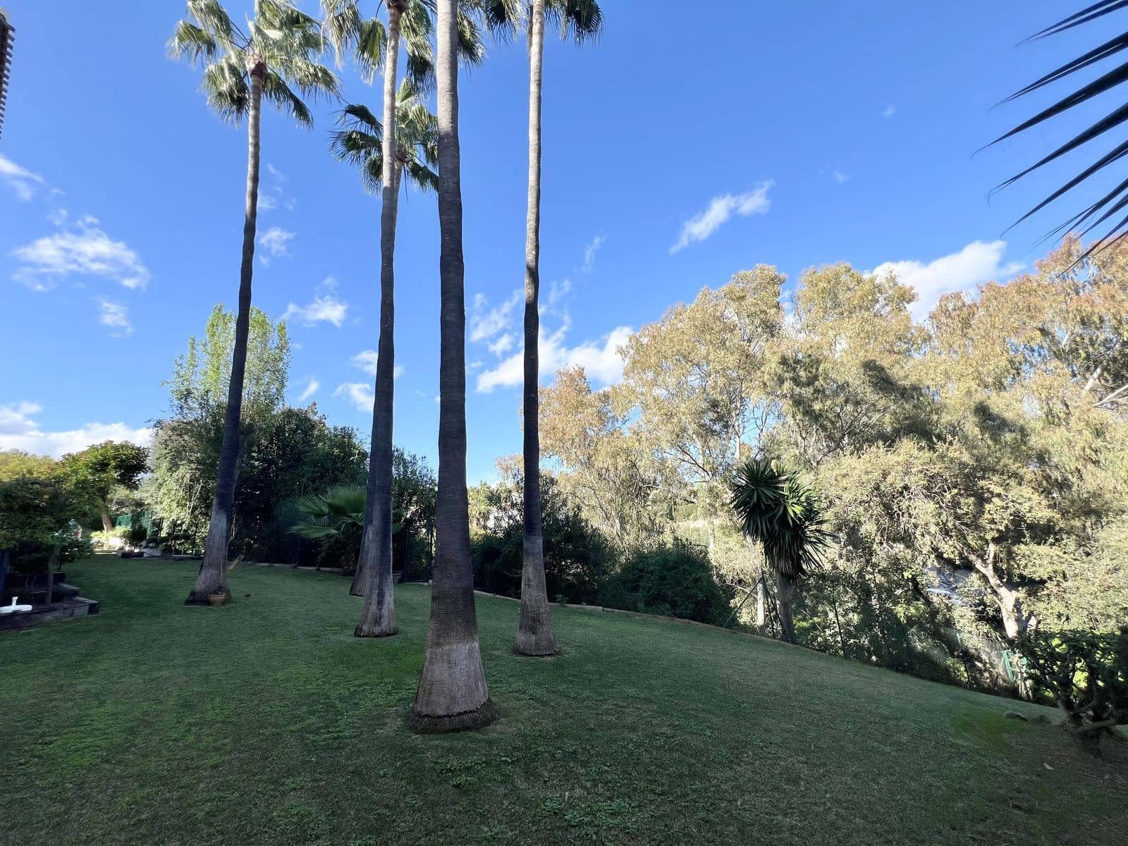 2 soveværelse Lejlighed til salg i Calahonda med swimmingpool garage - € 320.000 (Ref: 8598671)