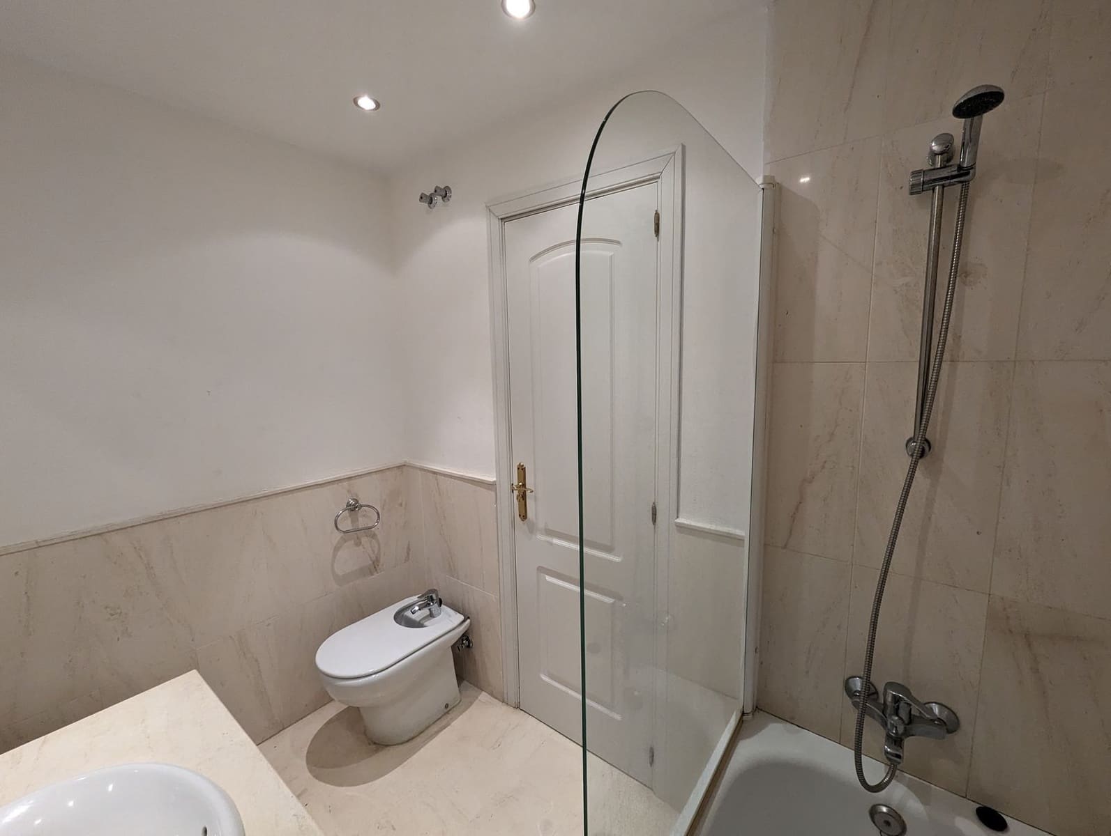 2 soveværelse Strandlejlighed til salg i Calahonda med swimmingpool garage - € 610.000 (Ref: 8598672)