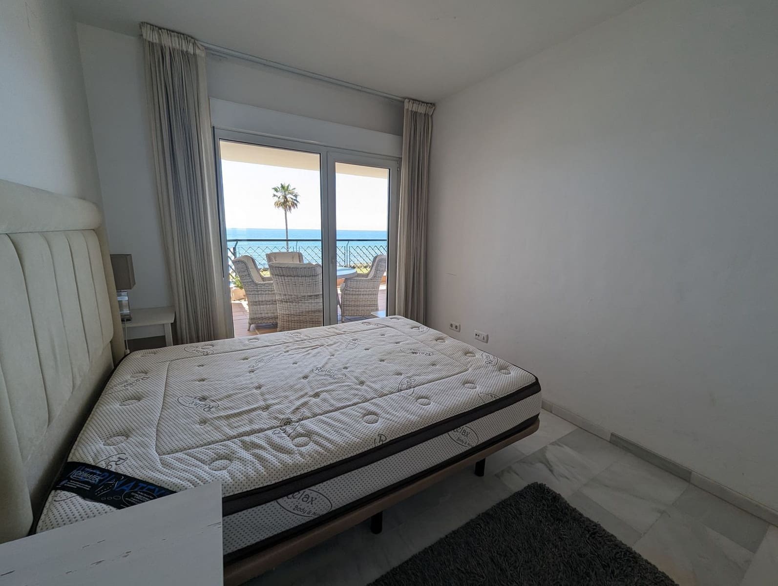 2 soveværelse Strandlejlighed til salg i Calahonda med swimmingpool garage - € 610.000 (Ref: 8598672)