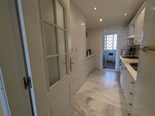 2 slaapkamer Strandappartement te koop in Calahonda, Mijas met zwembad garage - € 610.000 (Ref: 8598672)