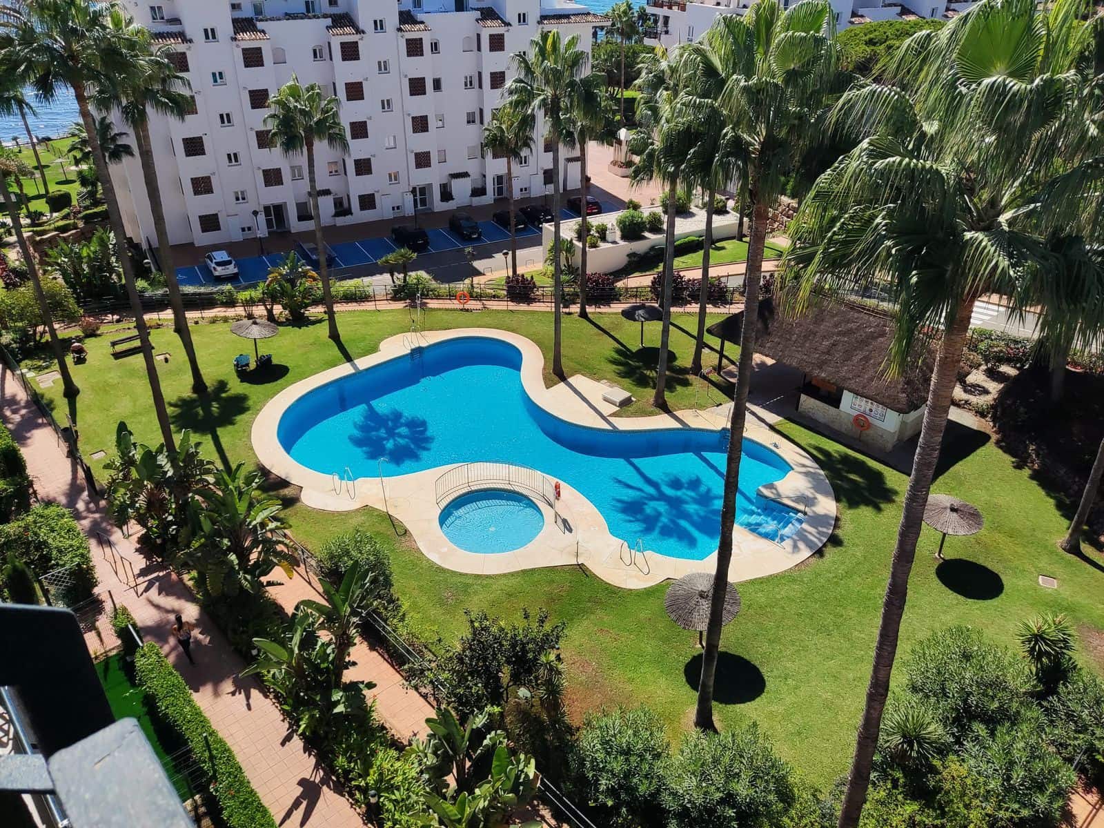 2 soveværelse Strandlejlighed til salg i Calahonda med swimmingpool garage - € 610.000 (Ref: 8598672)