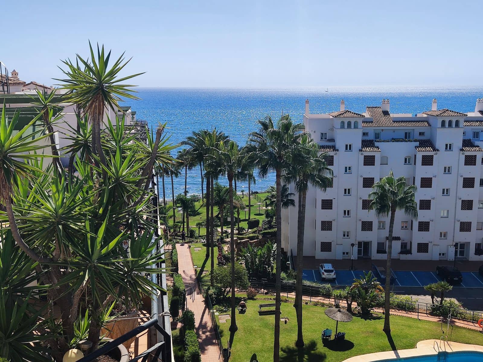 2 soveværelse Strandlejlighed til salg i Calahonda med swimmingpool garage - € 610.000 (Ref: 8598672)