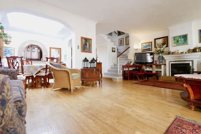 3 chambre Maison de Ville à vendre à Calahonda, Mijas avec piscine garage - 489 000 € (Ref: 8598673)