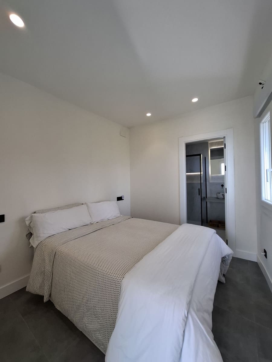 2 soveværelse Strandlejlighed til salg i Calahonda med swimmingpool garage - € 498.000 (Ref: 8600284)